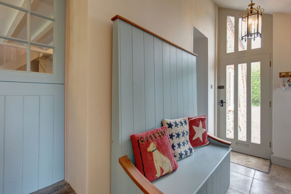 Enter in to Drift Cottage