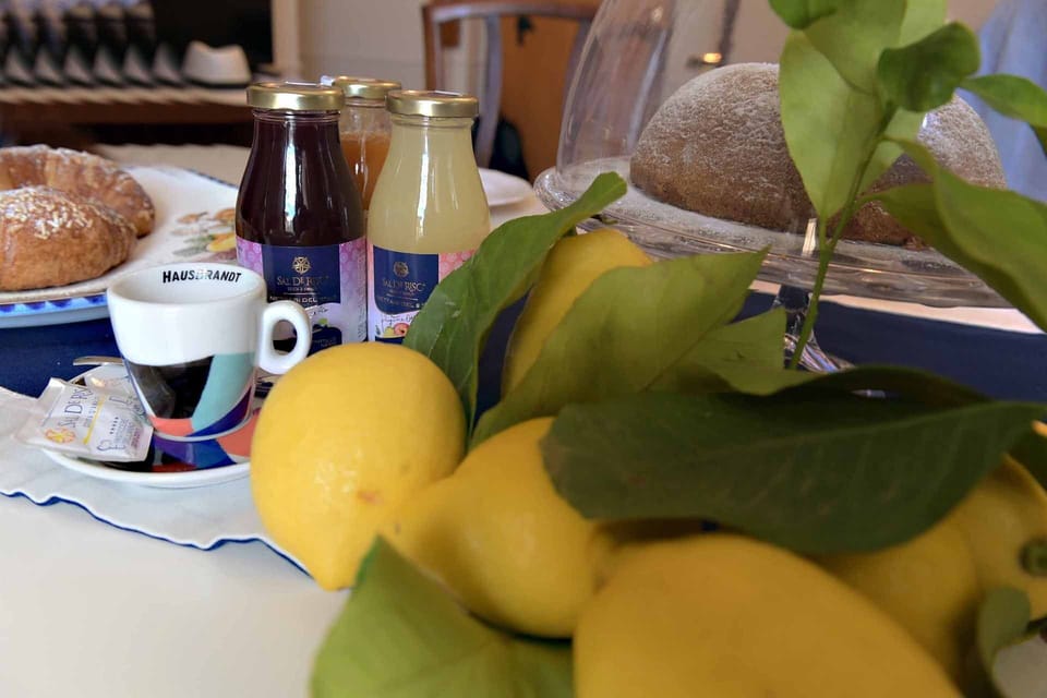 Food, Tableware, Fruit, Ingredient, Serveware, Produce, Drinkware, Dishware