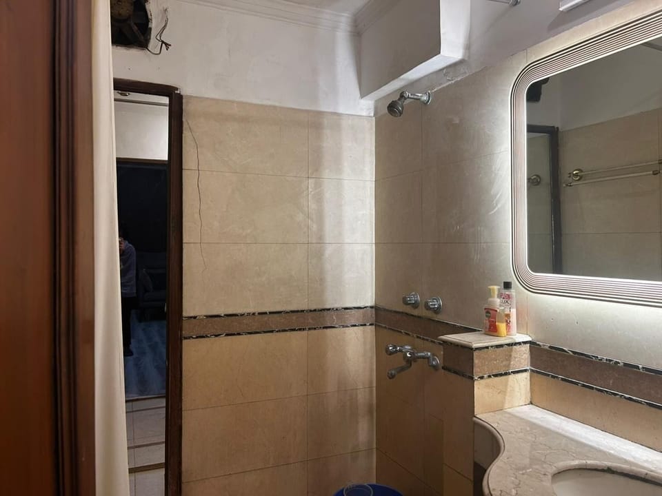 Shower, free toiletries, towels, soap