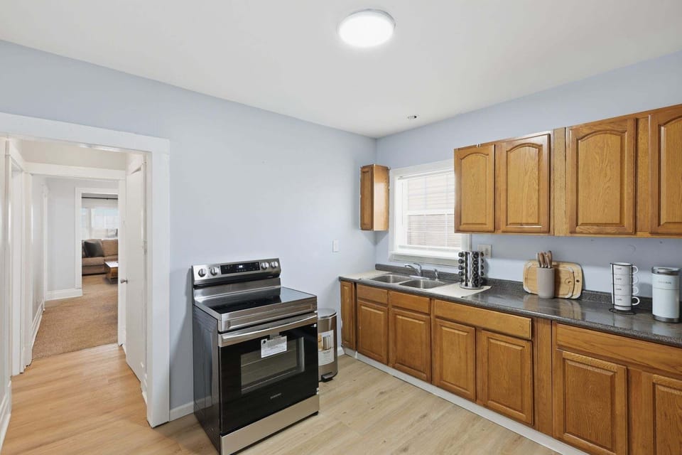 Duplex, 2 Bedrooms | Private kitchen | Fridge, oven, coffee/tea maker, toaster