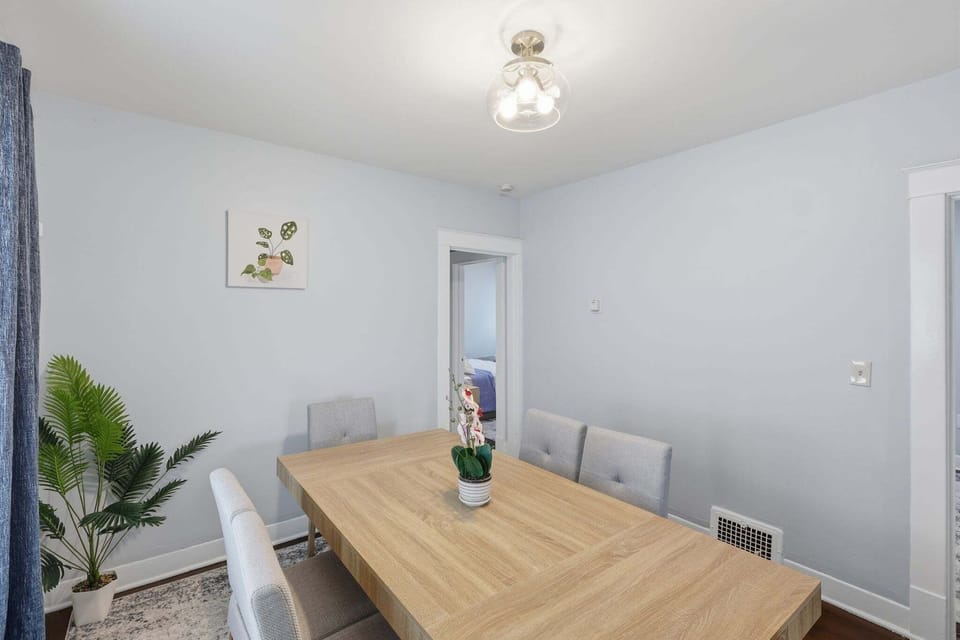 Duplex, 2 Bedrooms | Dining