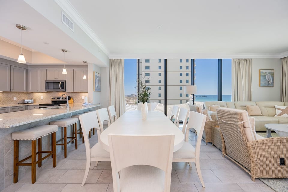Condo, 4 Bedrooms | Dining