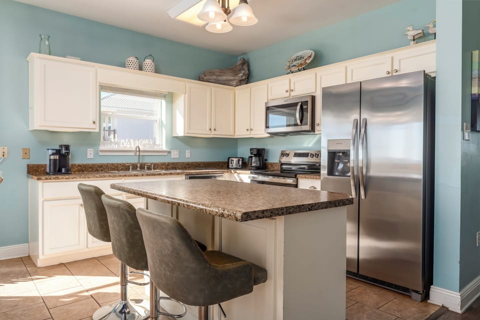 Sea Yall Kitchen Island with Three Stools