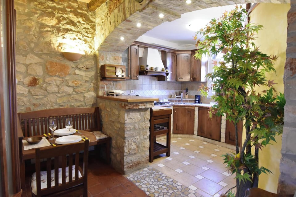 Apartment, 1 Bedroom, Patio, Garden View | Interior