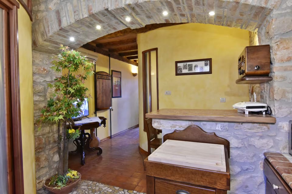 Apartment, 1 Bedroom, Patio, Garden View | Living room