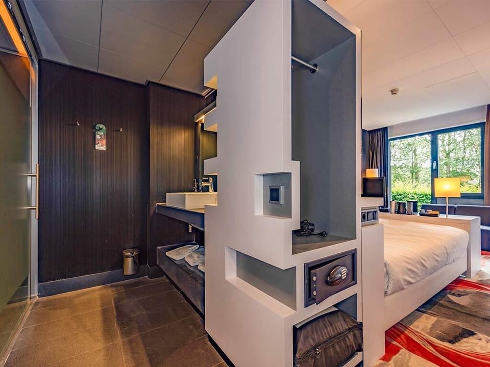 Rinse off after adventures with a spa-like, open bathroom design.