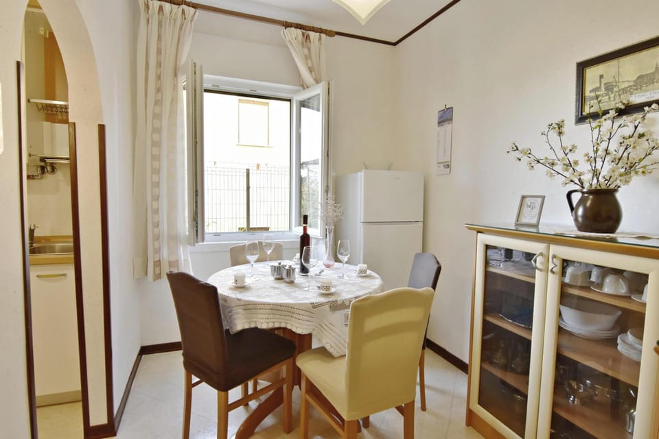 Apartment, 2 Bedrooms, Patio, Garden View | Dining