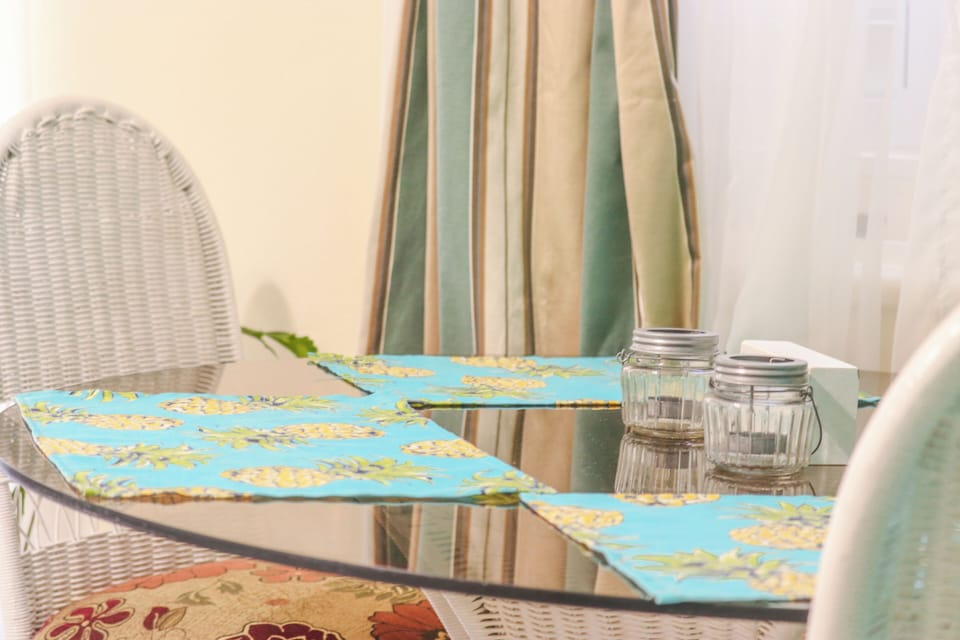Economy Double Room, Balcony, Partial Sea View | Dining