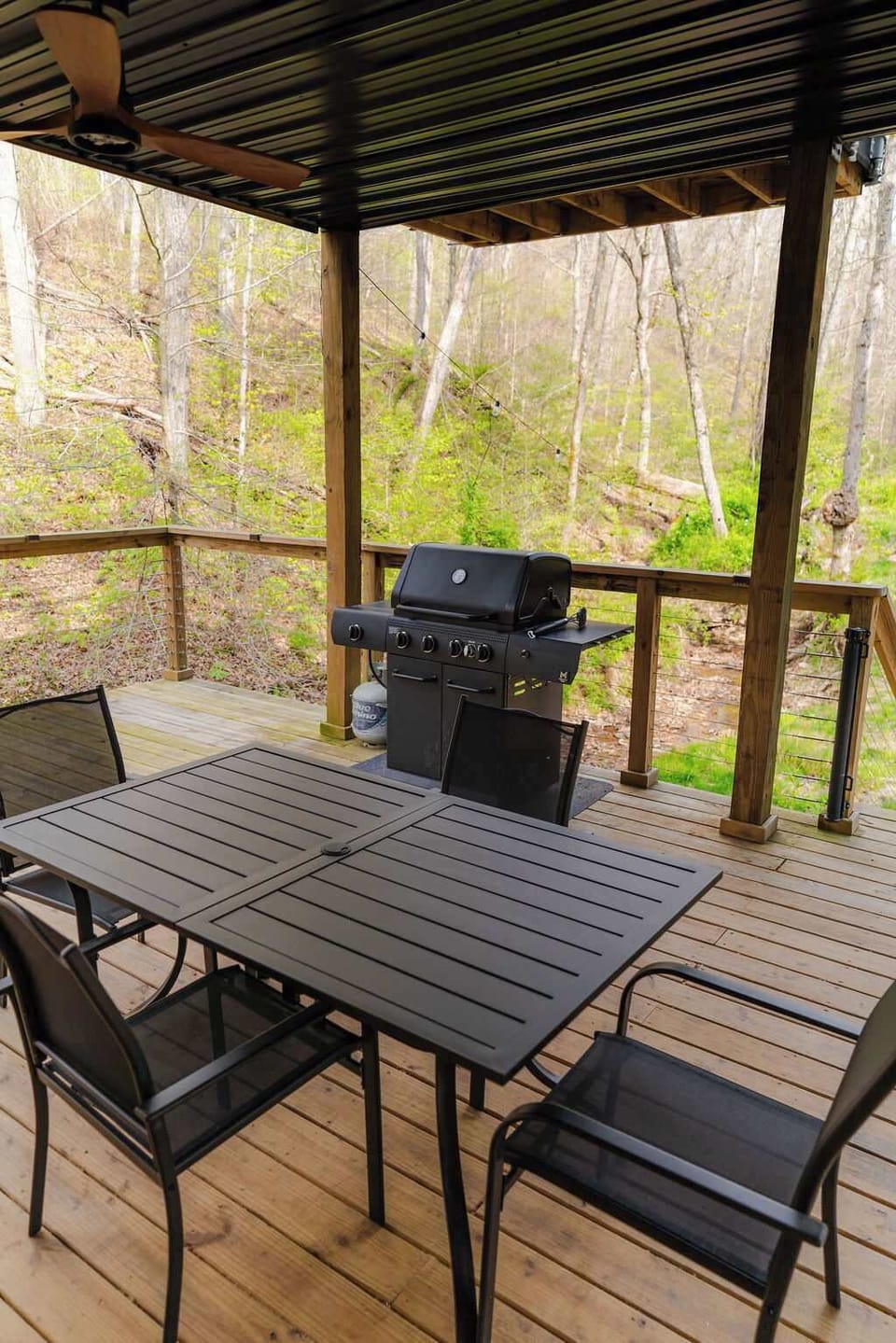 Outdoor Dining Area: Enjoy delightful barbecues surrounded by lush greenery and nature's serenity!