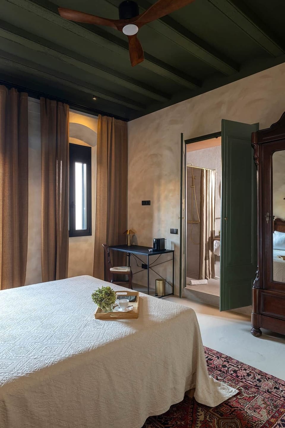 King room with garden view