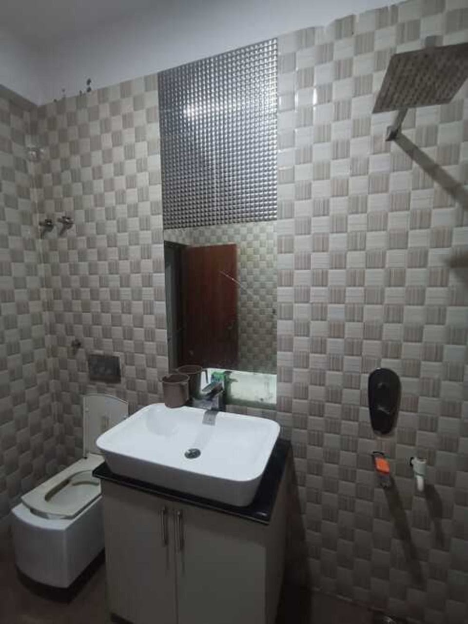 Luxury Room | Bathroom | Shower, soap, shampoo