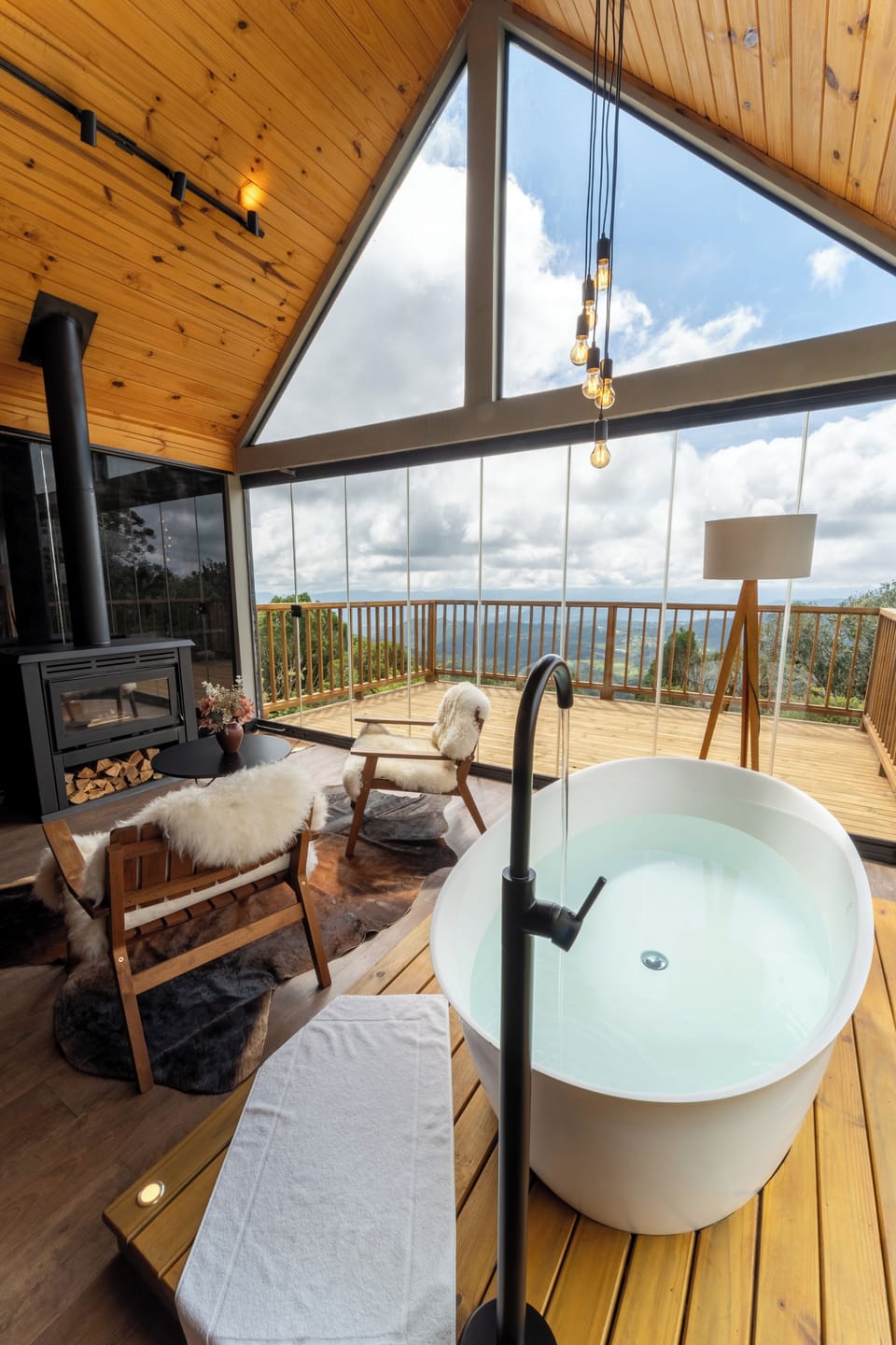 Indoor spa tub