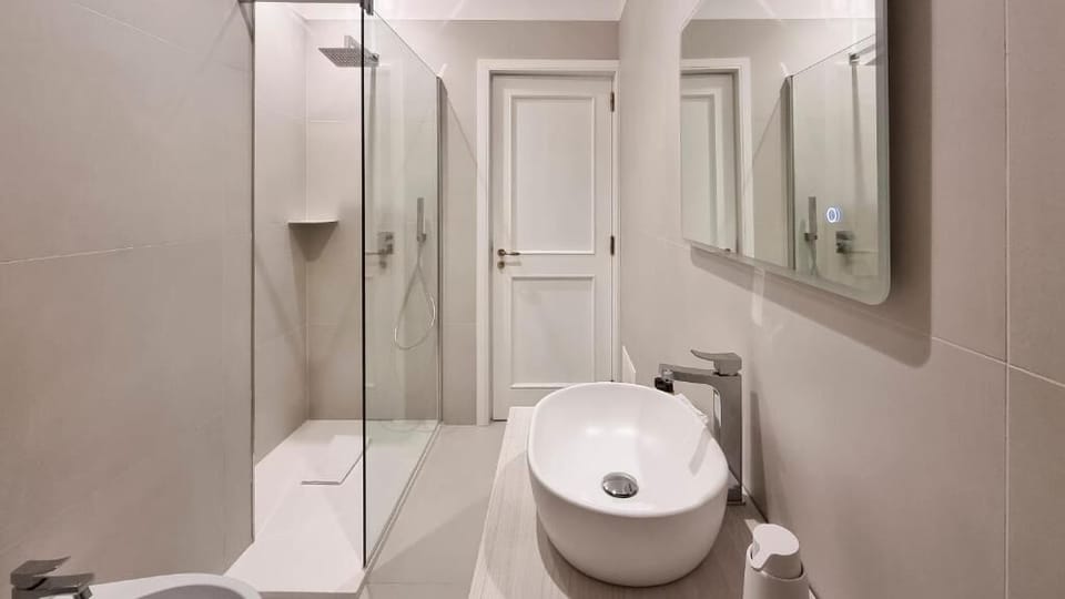Superior Double Room, Balcony, Garden View | Bathroom | Shower, hair dryer, slippers, bidet