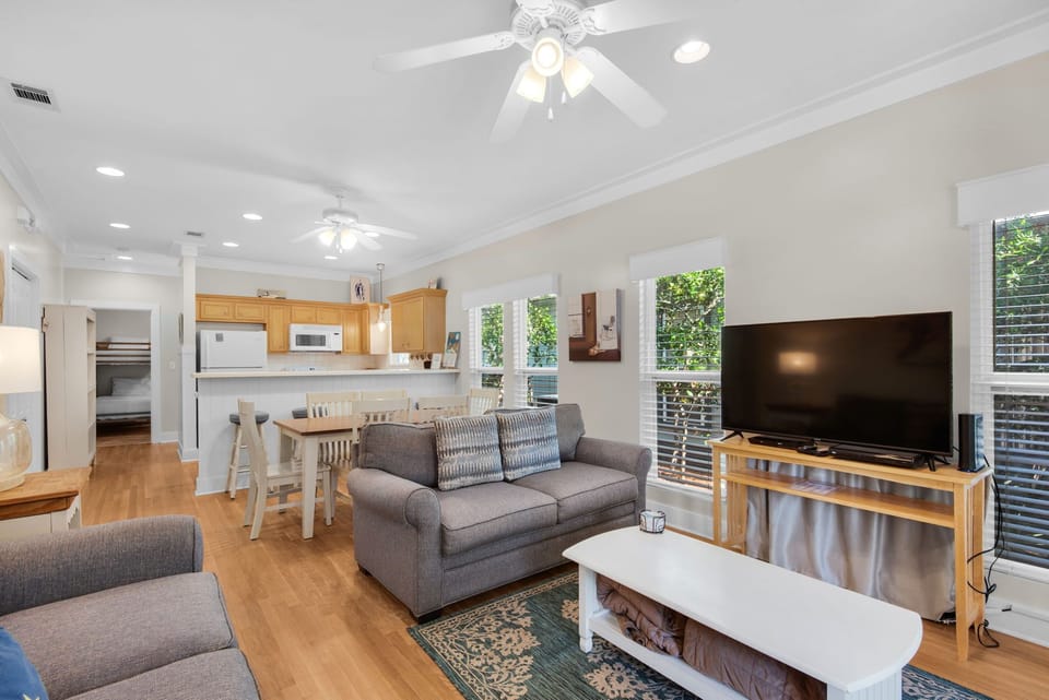 House, Multiple Beds, Patio, Garden View (Starbright ) | Living area