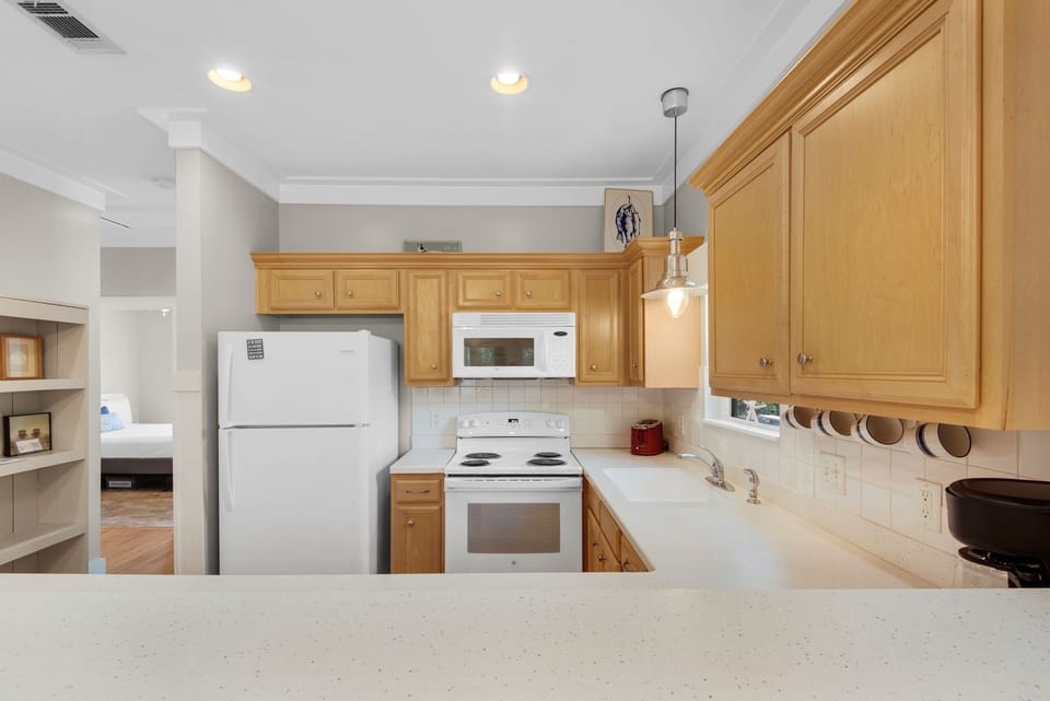 House, Multiple Beds, Patio, Garden View (Starbright ) | Private kitchen