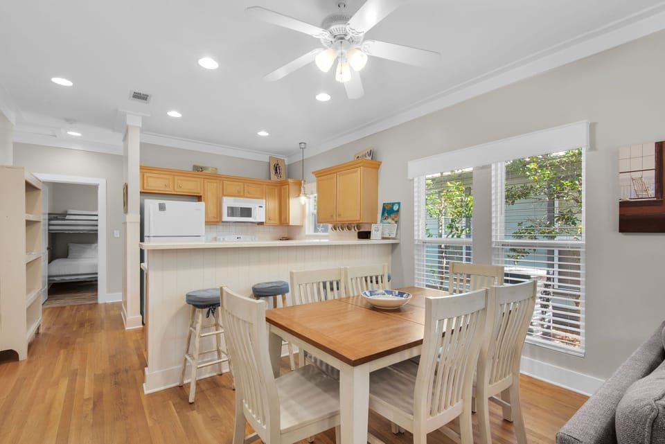 House, Multiple Beds, Patio, Garden View (Starbright ) | Dining