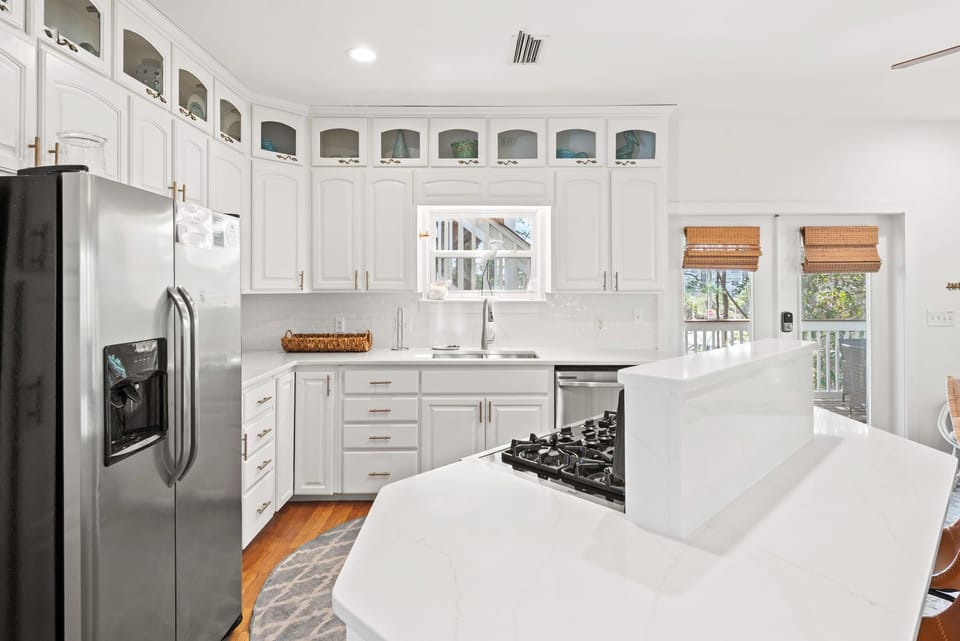 House, Multiple Beds, Patio, Garden View (Sugar Paws) | Private kitchen