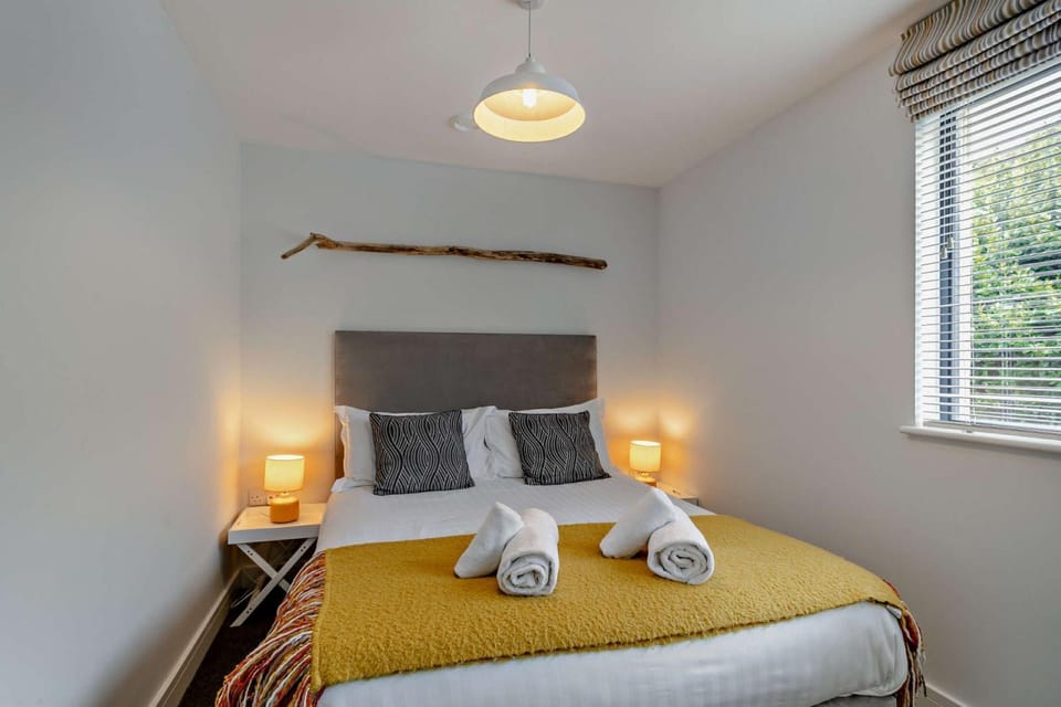The double bedroom at Pearl, Devon