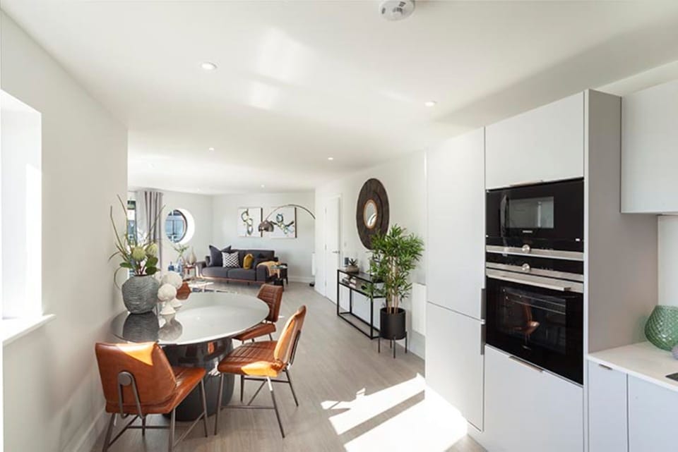 The dining kitchen area at Reefside, Devon