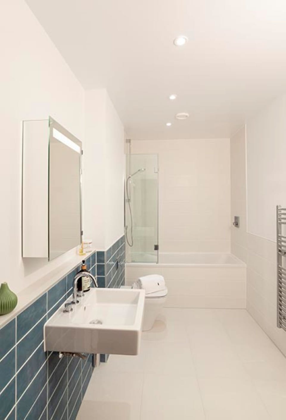 A bathroom at Reefside, Devon