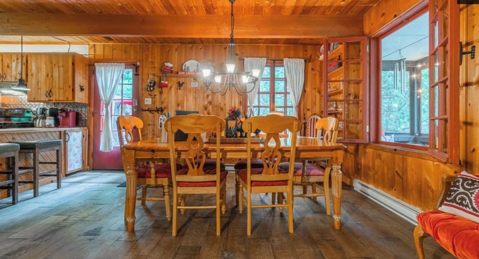 dining area for 6