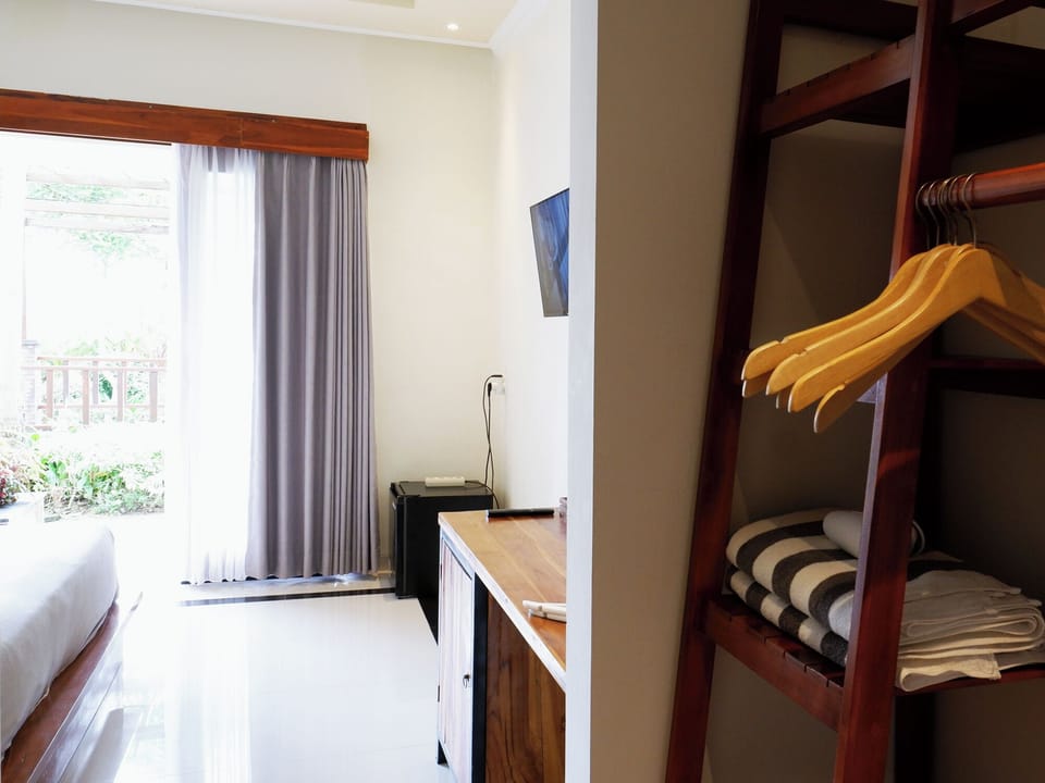 Standard Double Room, Balcony | Desk, free WiFi