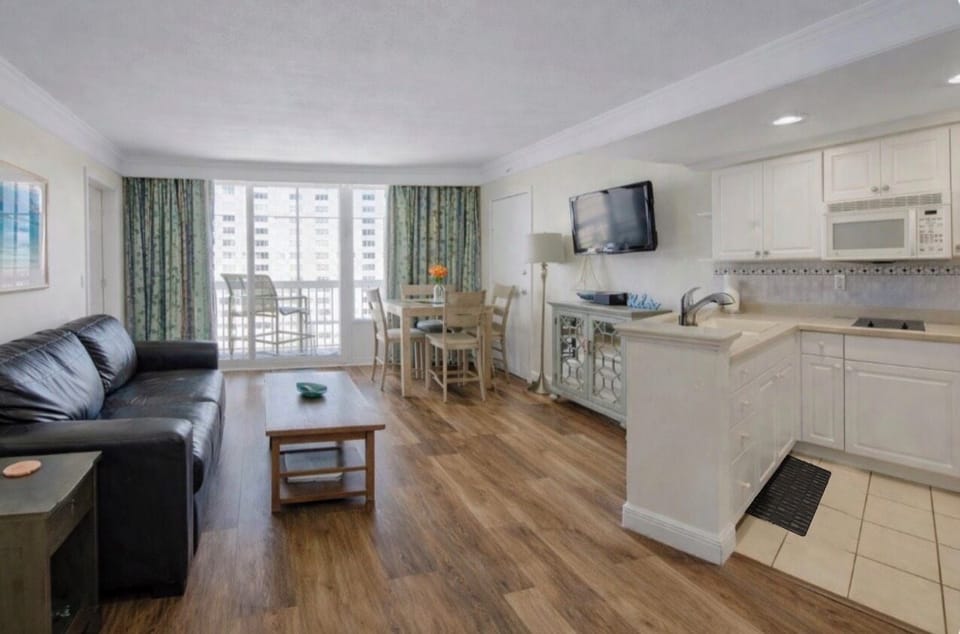 Apartment, 1 Bedroom, Accessible, Private Pool | Living room