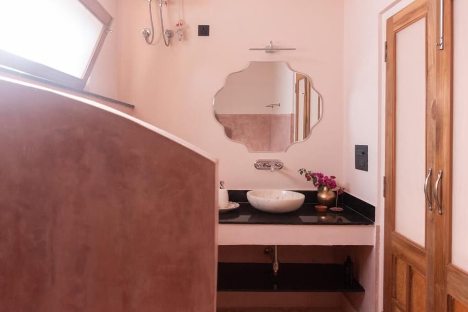 Superior Twin Room, Balcony, Garden View | Bathroom | Bidet
