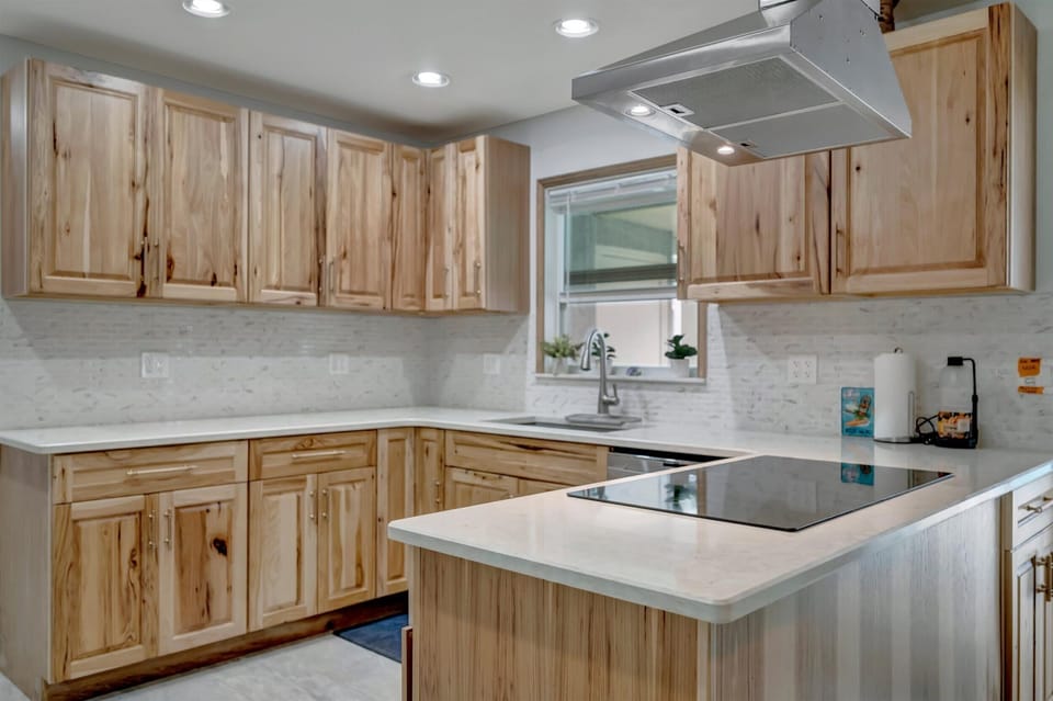Family House, 3 Bedrooms, River View | Private kitchen