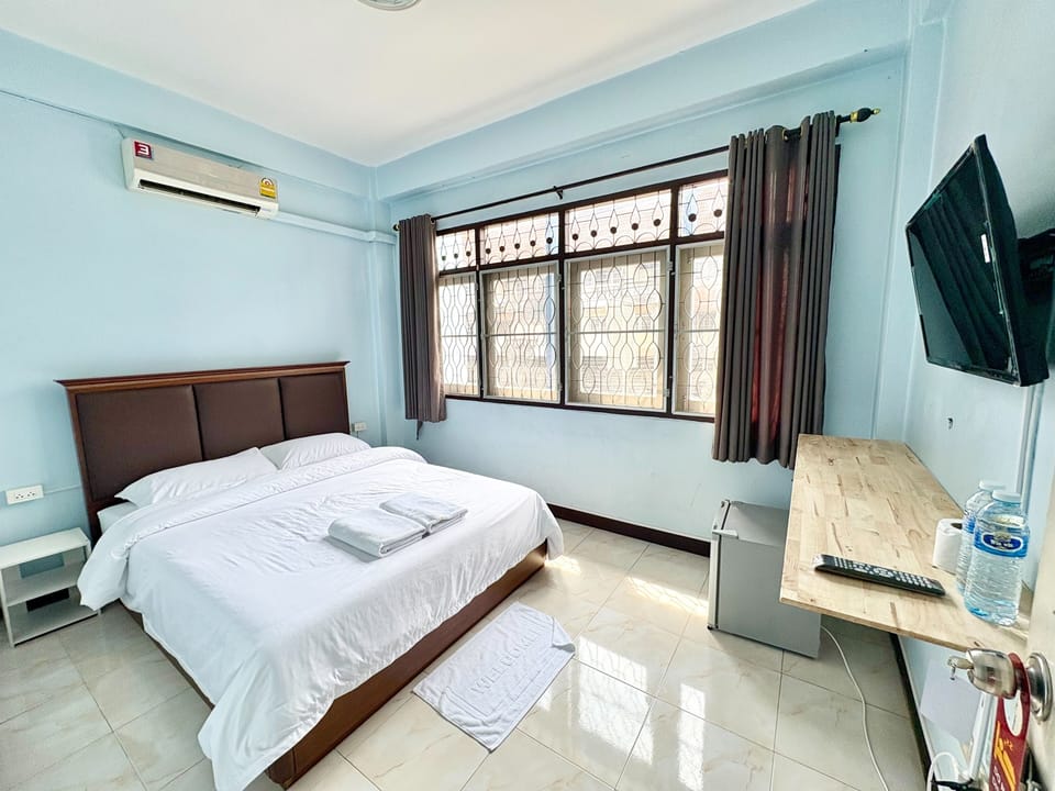 Basic Studio | Bed sheets