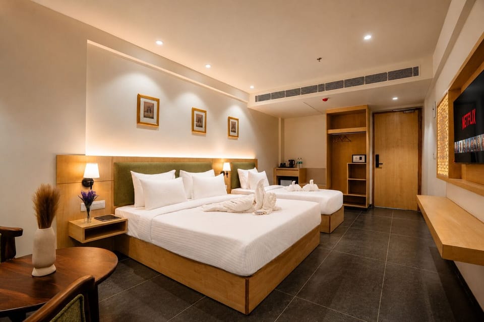 Family Triple Room, City View | Desk, WiFi (free)