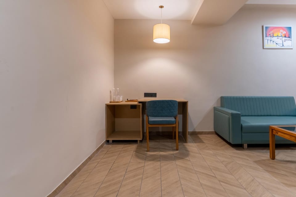 Desk, laptop workspace, free WiFi, bed sheets