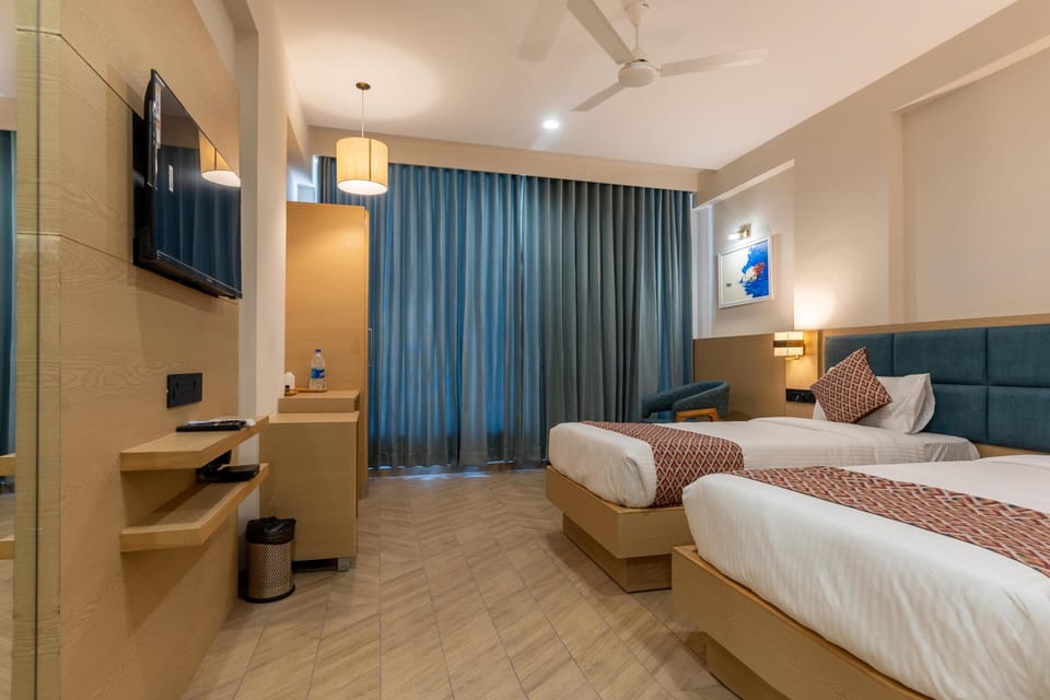 Desk, laptop workspace, free WiFi, bed sheets
