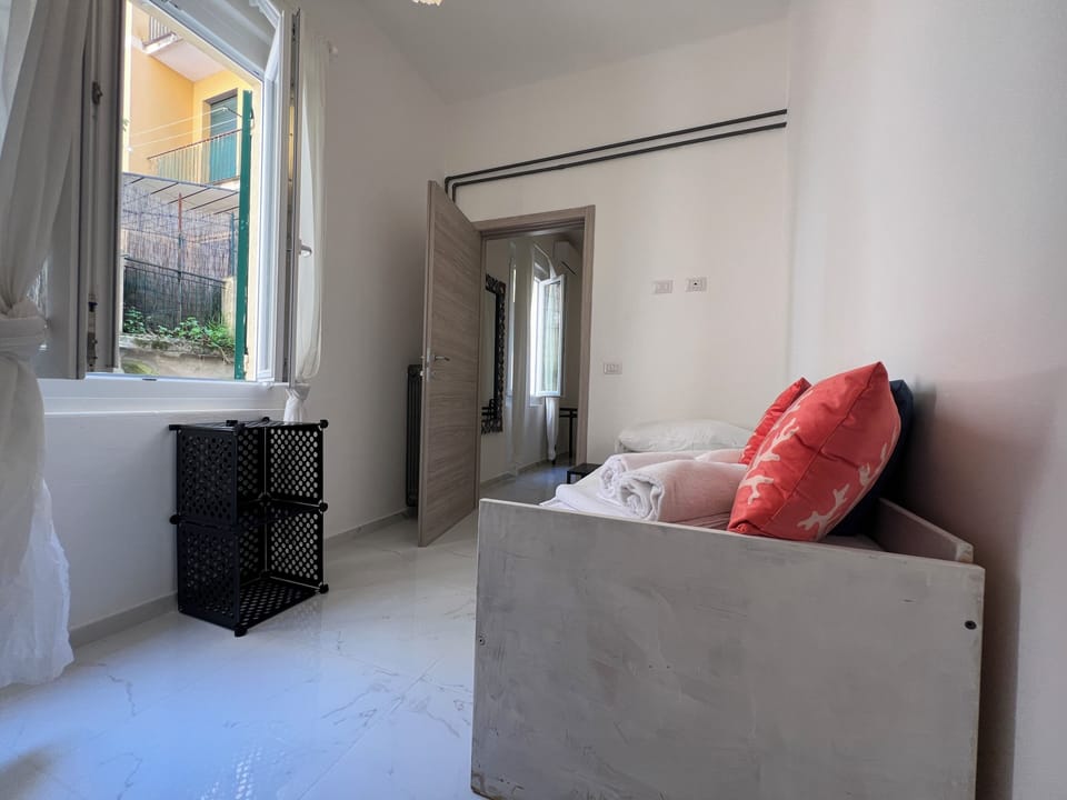 Deluxe Apartment, Courtyard View | Interior