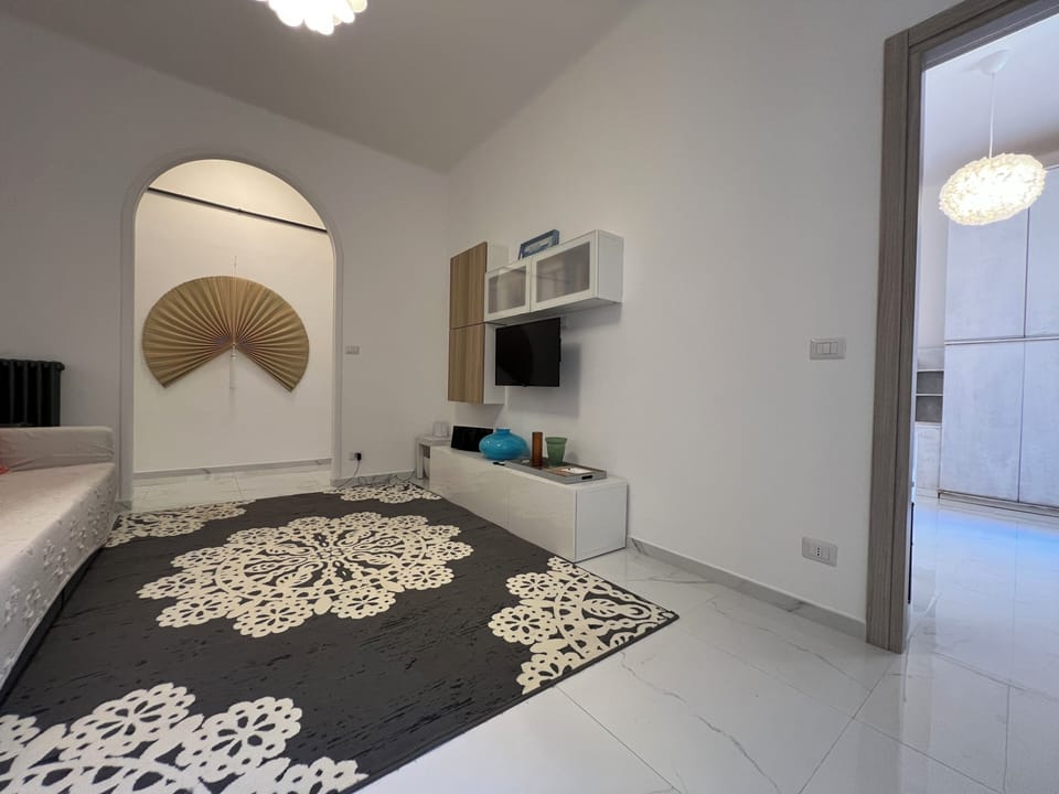 Deluxe Apartment, Courtyard View | Interior