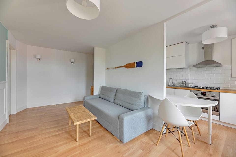 Family Apartment | Living area | Flat-screen TV