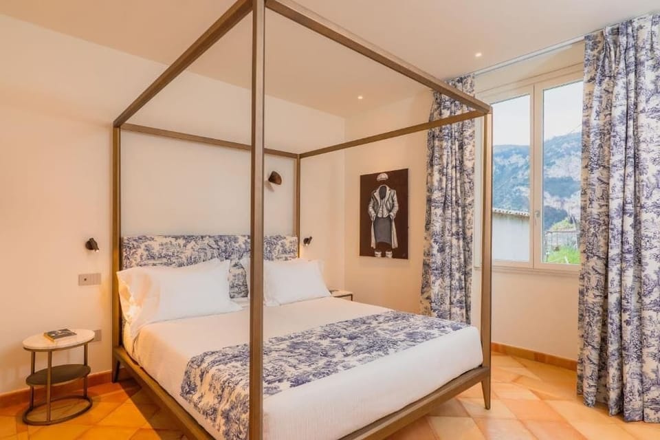 Classic Double Room, Mountain View | Minibar, in-room safe, individually decorated, individually furnished