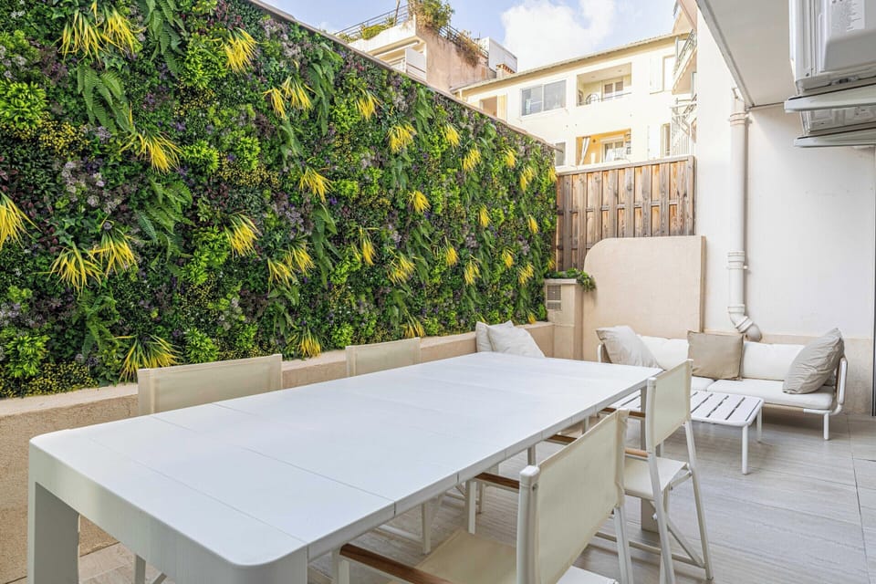 Apartment | Outdoor dining
