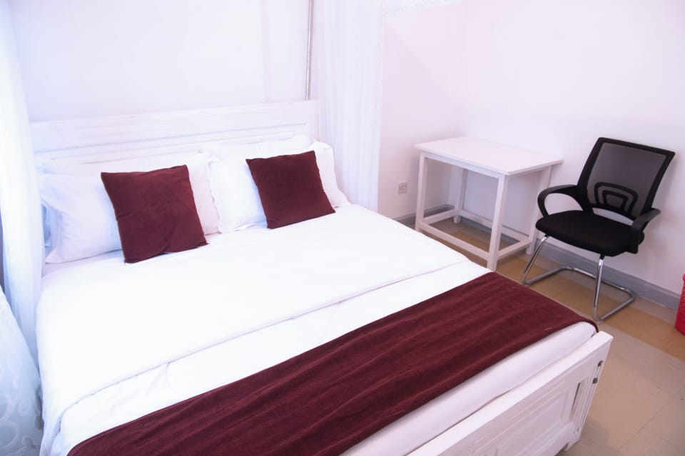 Standard Double Room | Desk, laptop workspace, free WiFi