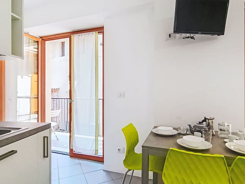 Interior Design, Flooring, Wood, Floor, Furniture, Room, Ceiling, Home, Apartment, Kitchen