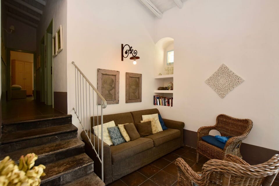 Autumn, Living Room, Spring, Summer