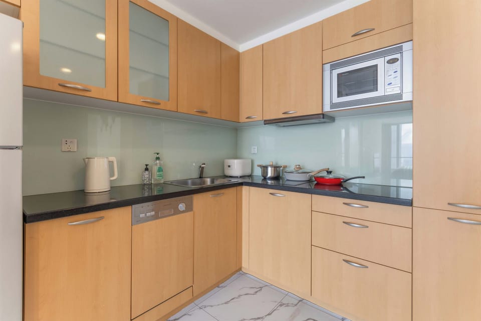 Panoramic Twin Room, City View | Private kitchen | Electric kettle