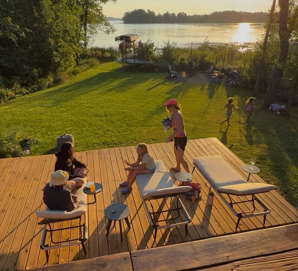 Lower level deck great for entertaining 