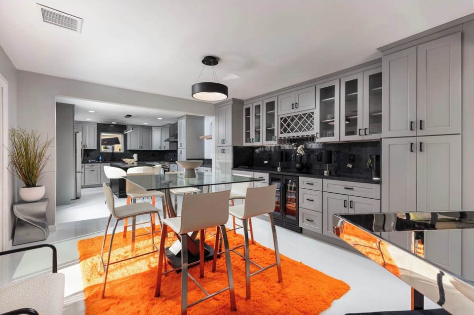 Spacious and fully equipped for any meal