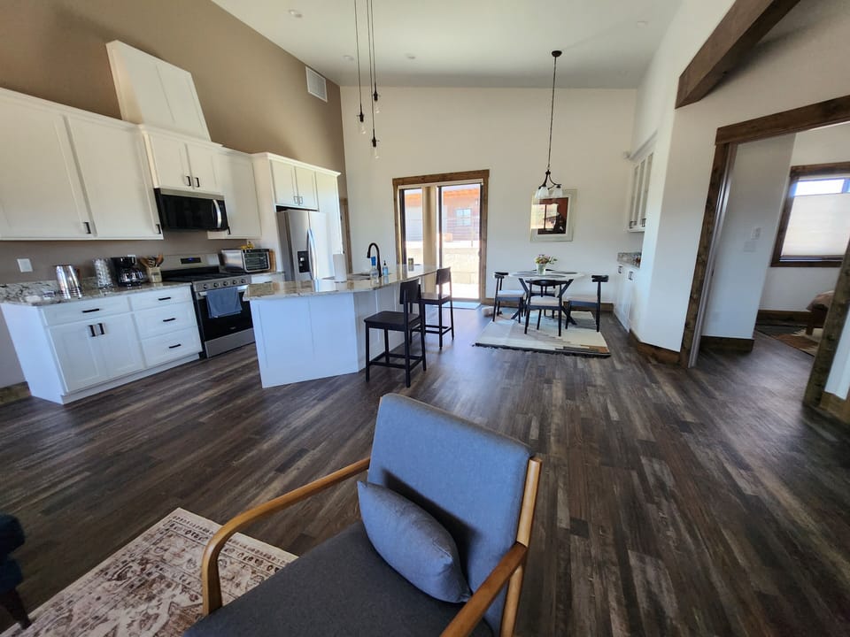 Kitchen and dining area.