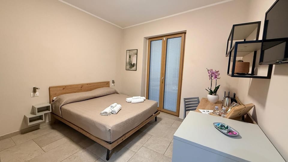 Deluxe Double Room, Balcony, Courtyard View