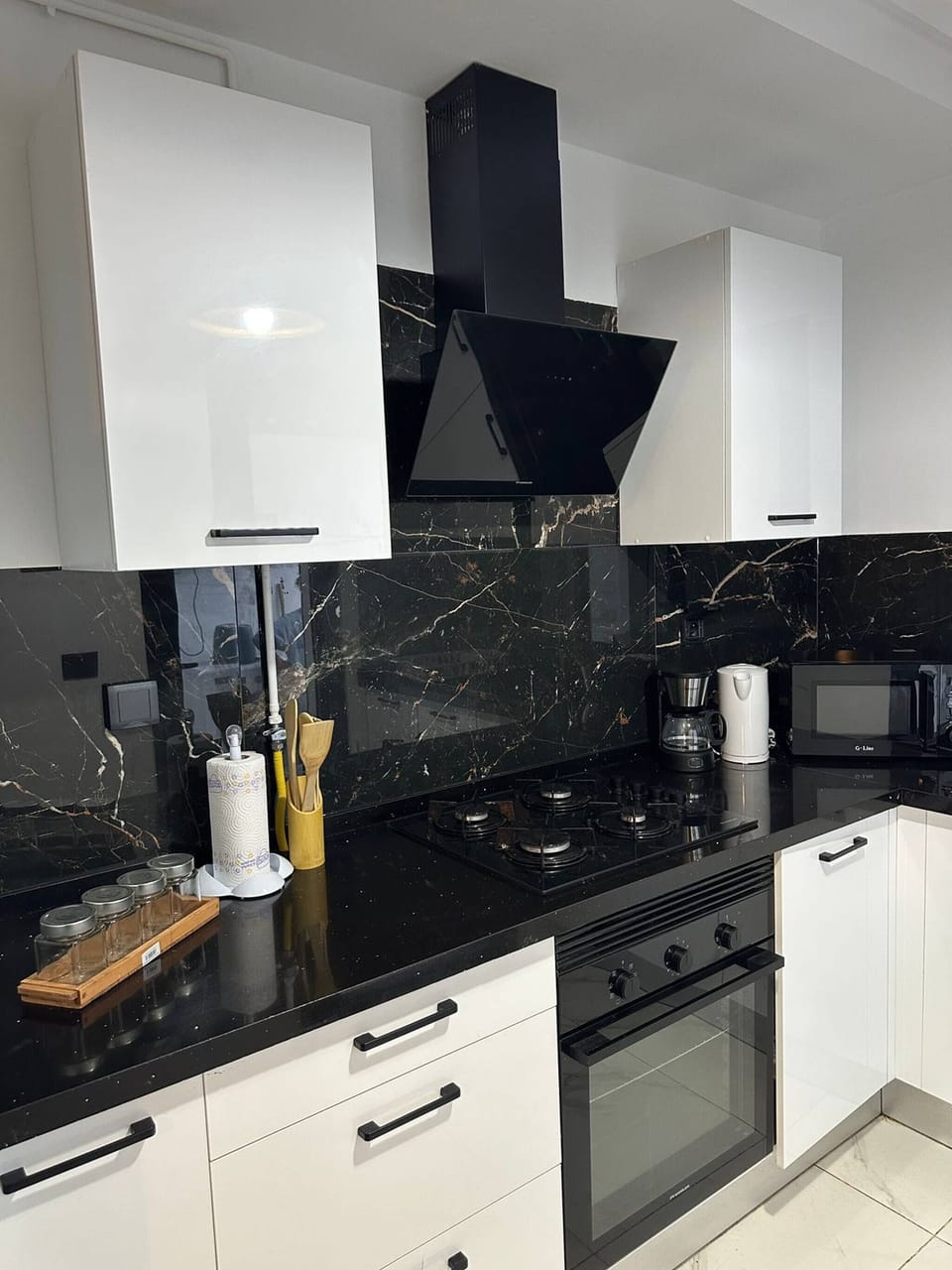 Apartment, 2 Bedrooms, Accessible, Smoking | Interior