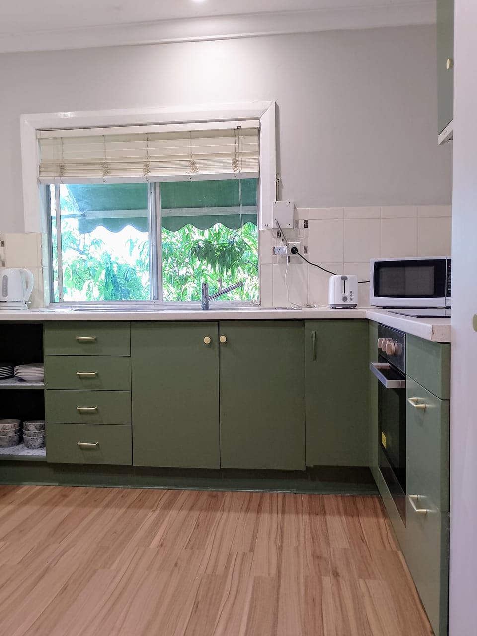 Kitchen: Dishwasher under sink