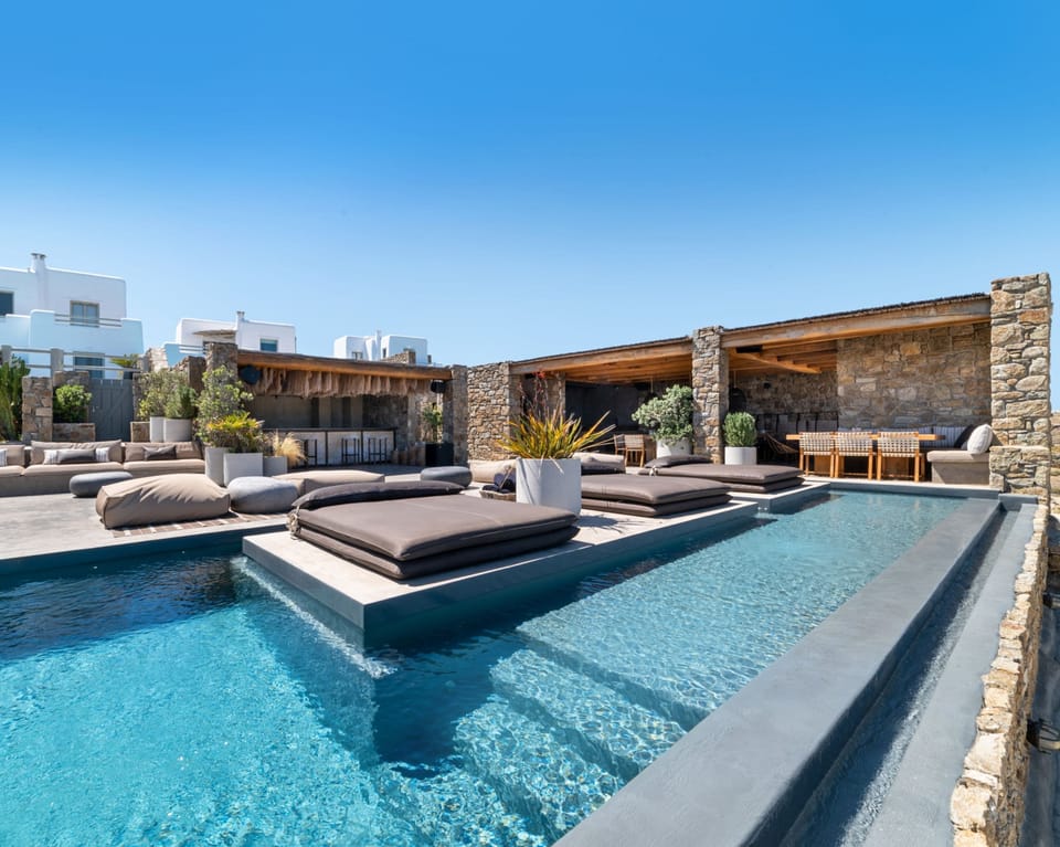 House | 8 bedrooms