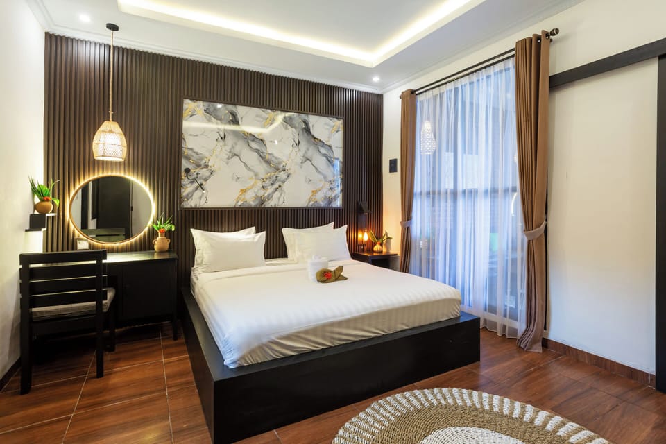 Deluxe Room | Desk, free WiFi